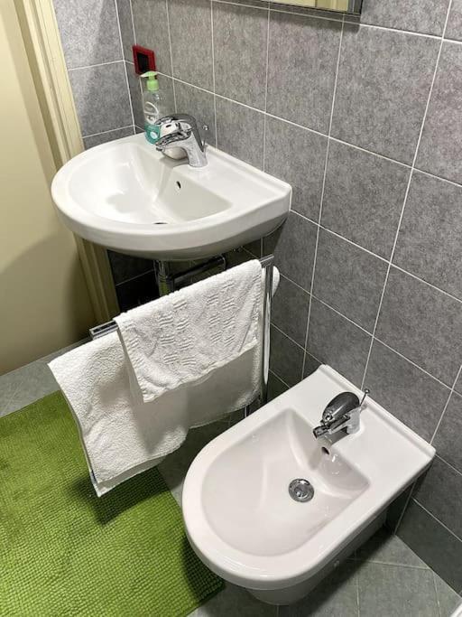 Wonderful Central Apartment! Мантуя Екстер'єр фото